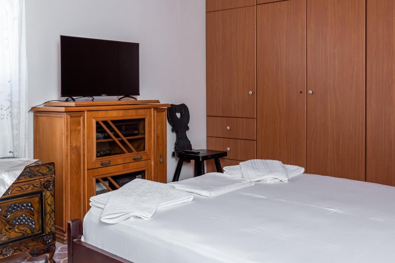 Kosta'S Apartments Воница Екстериор снимка