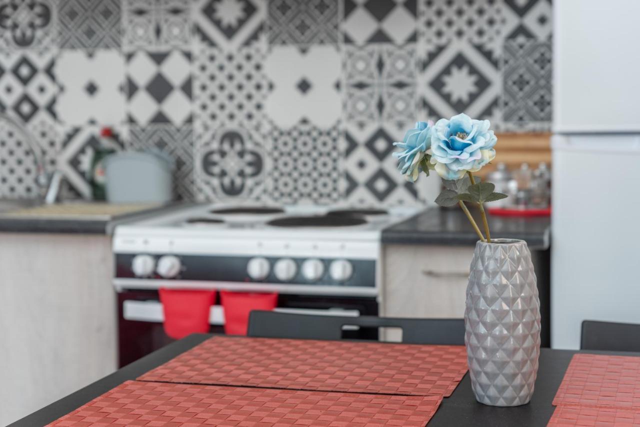 Kosta'S Apartments Воница Екстериор снимка